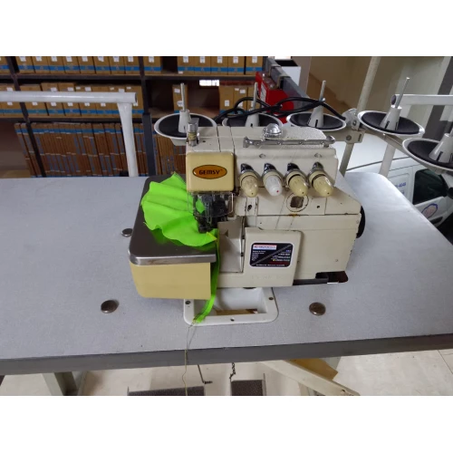 MAQUINA OVERLOK PONTO CADEIA GEMSY MODELO 747F USADA 